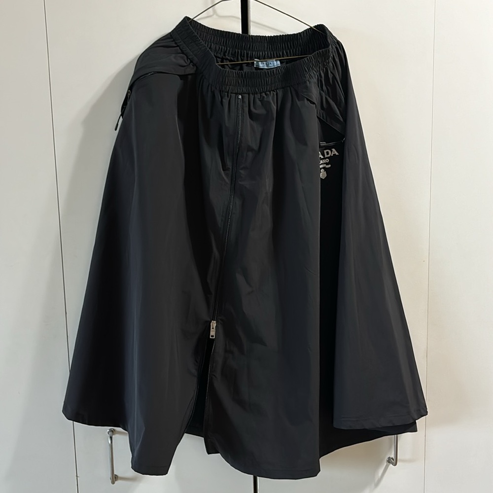 LOOK A LIKE NYLON SKIRT